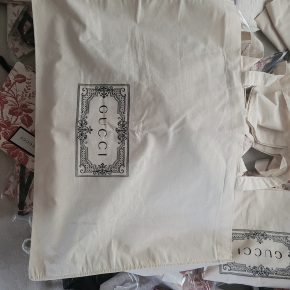 Authentic Guggi shopping bag - Picture 14 of 14